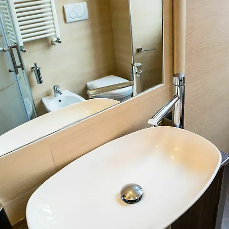 Services Caracciolo 3* Roma